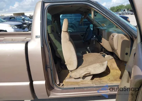 1996 Chevrolet S Truck S10 from USA, damaged, VIN 1GCCS1442T8156380